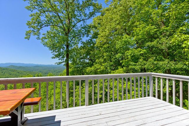 124 U Drive Road, Murphy, NC 28906