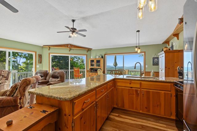 124 U Drive Road, Murphy, NC 28906