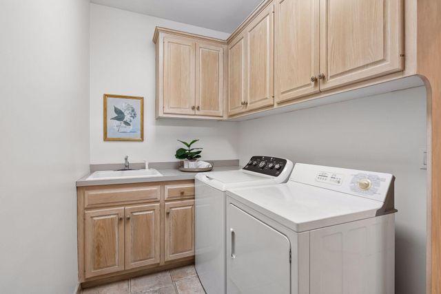7238 Lewis Ridge Parkway, Edina, MN 55439