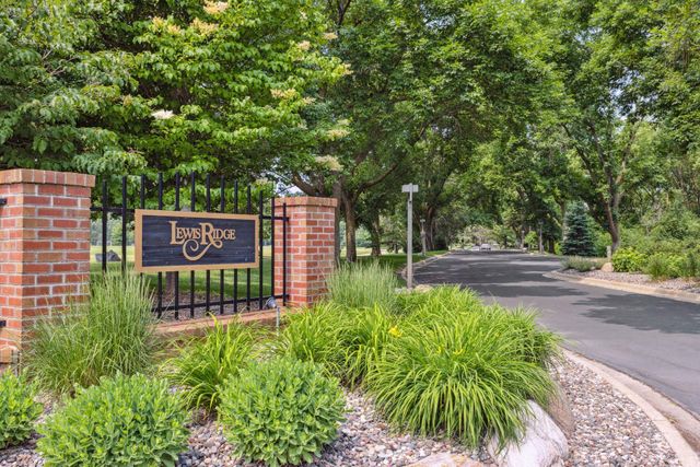 7238 Lewis Ridge Parkway, Edina, MN 55439