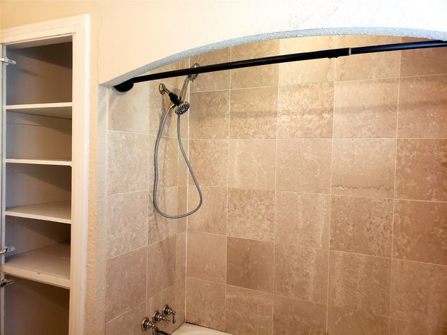 6219 Penrose Avenue, Dallas, TX 75214