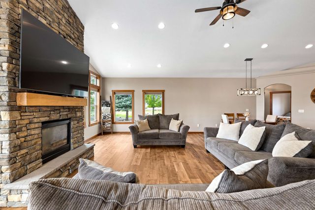 6608 N Vincent Ln, Newman Lake, WA 99025