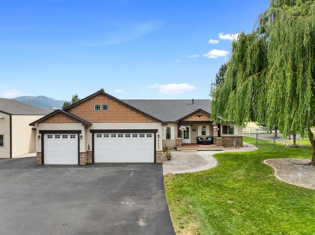 6608 N Vincent Ln, Newman Lake, WA 99025