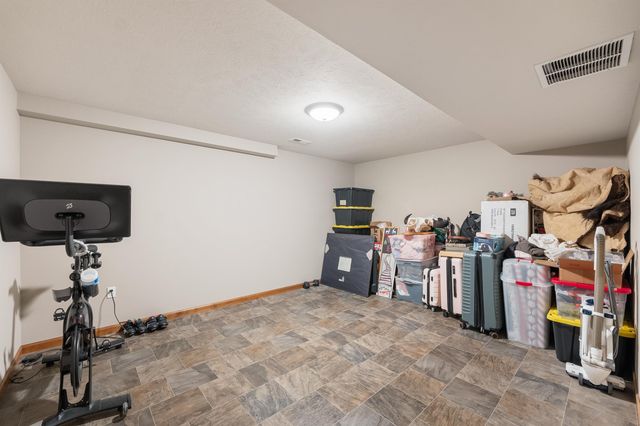 6608 N Vincent Ln, Newman Lake, WA 99025