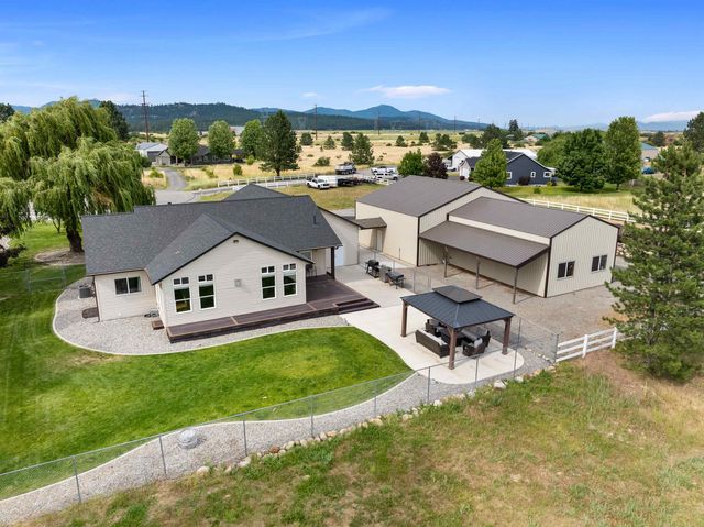 6608 N Vincent Ln, Newman Lake, WA 99025