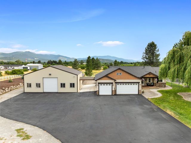 6608 N Vincent Ln, Newman Lake, WA 99025