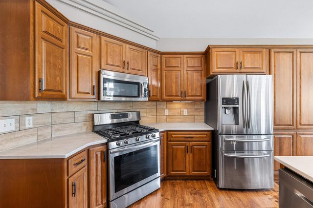 6608 N Vincent Ln, Newman Lake, WA 99025