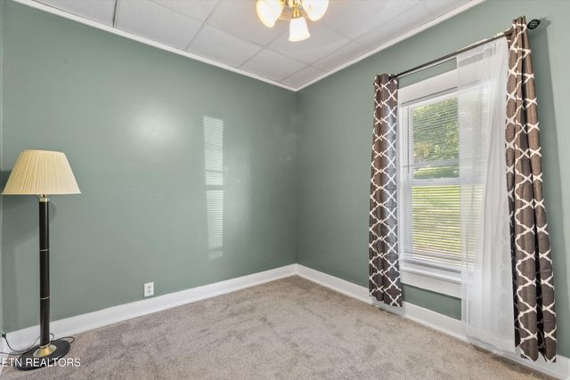 2214 Lincoln St, Knoxville, TN 37920