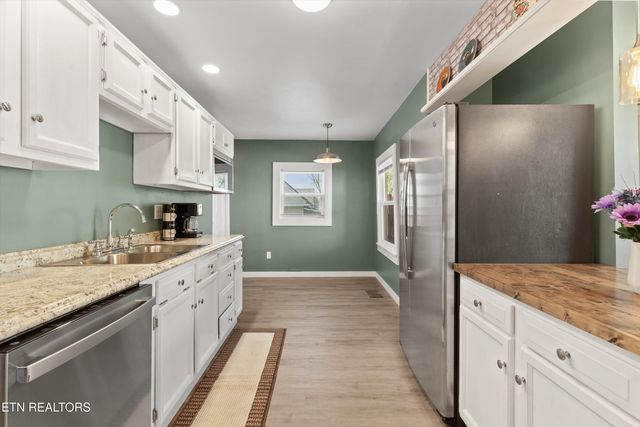2214 Lincoln St, Knoxville, TN 37920