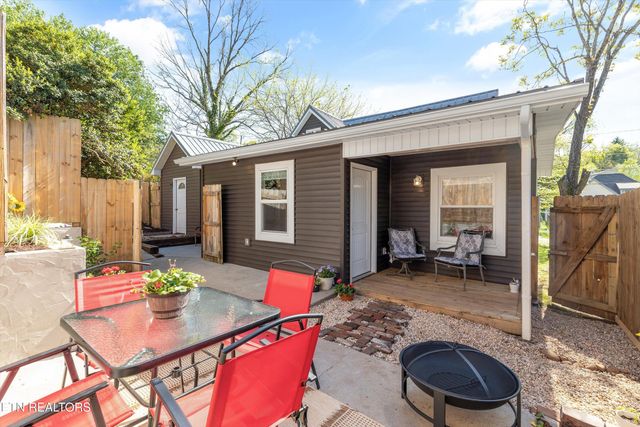 2214 Lincoln St, Knoxville, TN 37920