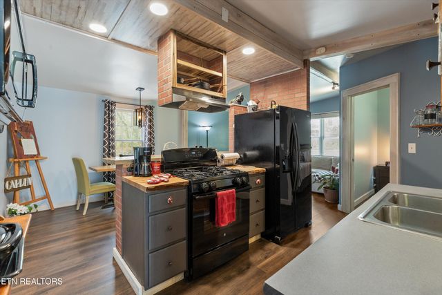 2214 Lincoln St, Knoxville, TN 37920