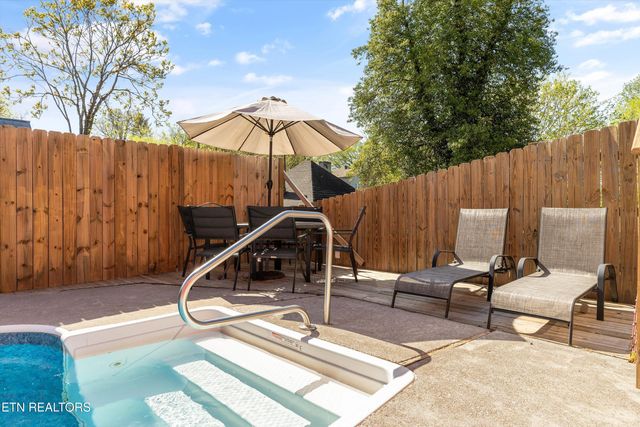 2214 Lincoln St, Knoxville, TN 37920
