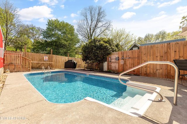 2214 Lincoln St, Knoxville, TN 37920