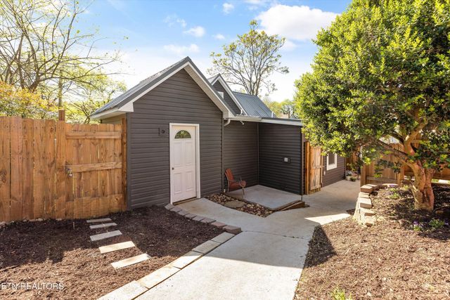 2214 Lincoln St, Knoxville, TN 37920