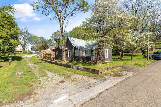 2214 Lincoln St, Knoxville, TN 37920