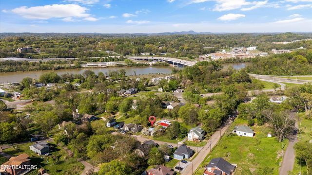2214 Lincoln St, Knoxville, TN 37920