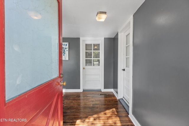 2214 Lincoln St, Knoxville, TN 37920