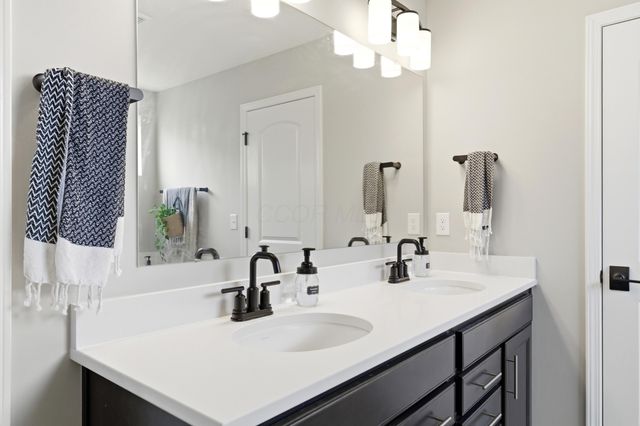 749 Peacock Drive, Sunbury, OH 43074