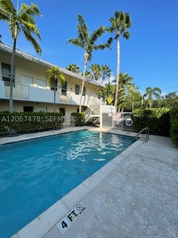 8950 SW 69th Ct 216, Pinecrest, FL 33156
