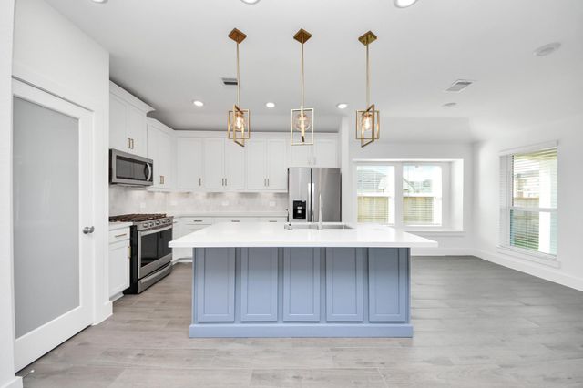 221 Magnolia Laurel Drive, Alvin, TX 77511