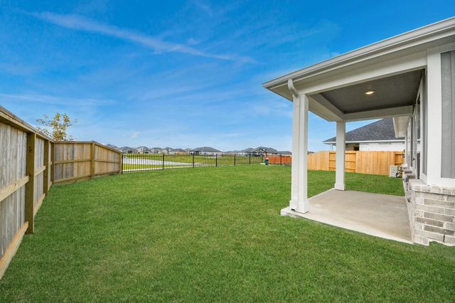 221 Magnolia Laurel Drive, Alvin, TX 77511