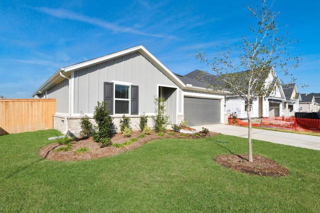 221 Magnolia Laurel Drive, Alvin, TX 77511