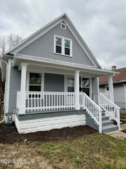 1211 Woodstock Avenue, Toledo, OH 43607