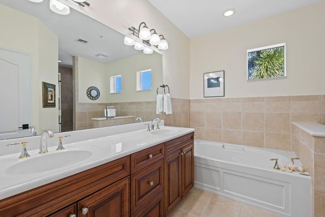 844 N Victoria Park Road, Fort Lauderdale, FL 33304