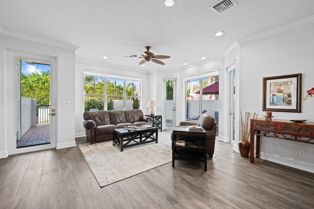 844 N Victoria Park Road, Fort Lauderdale, FL 33304