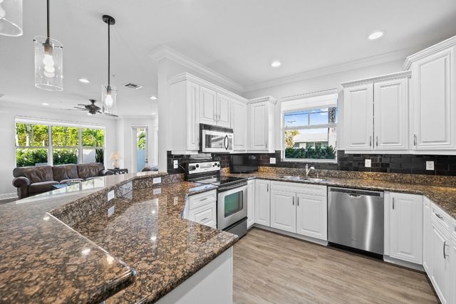 844 N Victoria Park Road, Fort Lauderdale, FL 33304