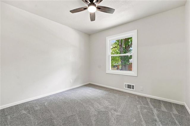 8812 W 72nd Street, Overland Park, KS 66204