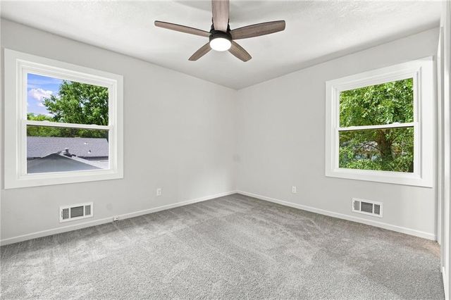 8812 W 72nd Street, Overland Park, KS 66204
