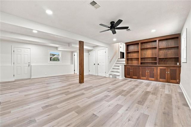 8812 W 72nd Street, Overland Park, KS 66204
