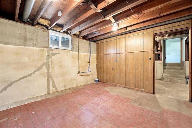 8812 W 72nd Street, Overland Park, KS 66204