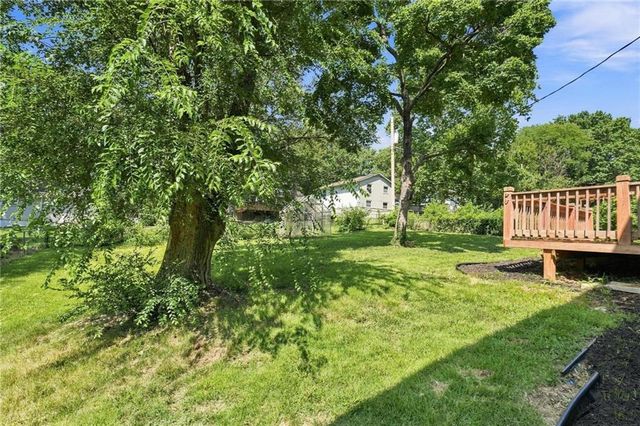 8812 W 72nd Street, Overland Park, KS 66204