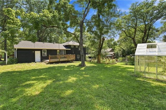 8812 W 72nd Street, Overland Park, KS 66204