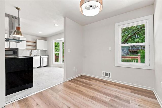 8812 W 72nd Street, Overland Park, KS 66204