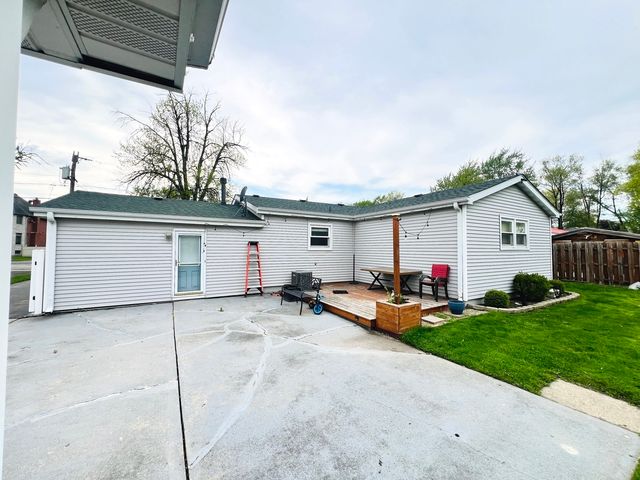8605 Leclaire Avenue, Burbank, IL 60459