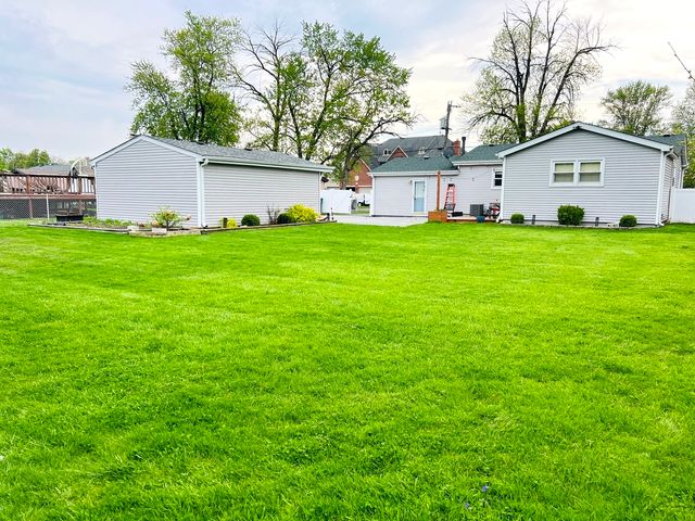 8605 Leclaire Avenue, Burbank, IL 60459