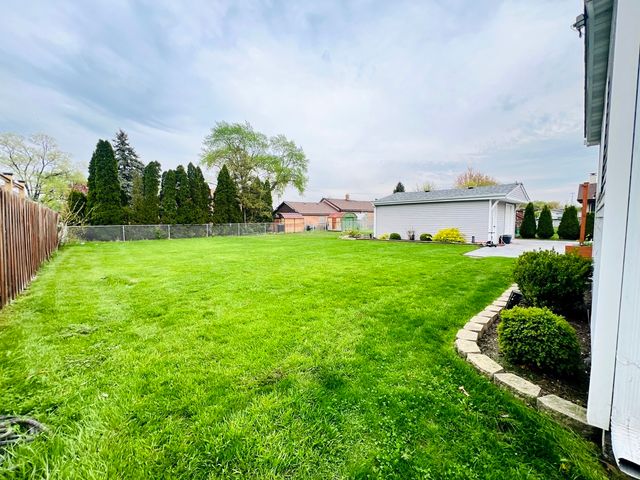 8605 Leclaire Avenue, Burbank, IL 60459