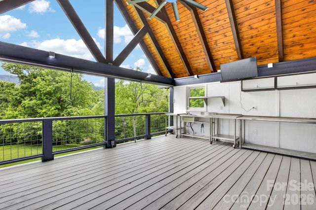 97 Whippoorwill Lane, Fairview, NC 28730