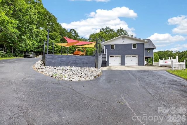 97 Whippoorwill Lane, Fairview, NC 28730