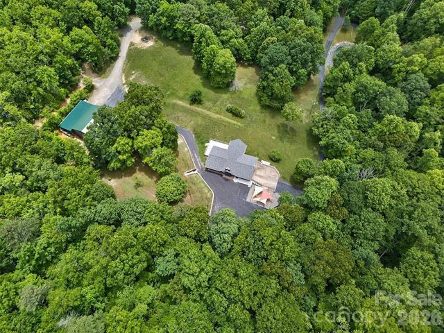 97 Whippoorwill Lane, Fairview, NC 28730