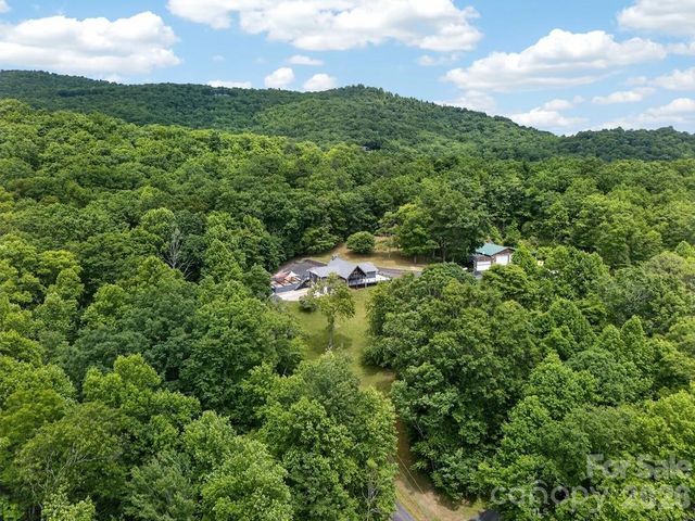 97 Whippoorwill Lane, Fairview, NC 28730