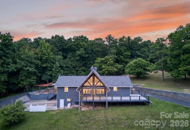 97 Whippoorwill Lane, Fairview, NC 28730