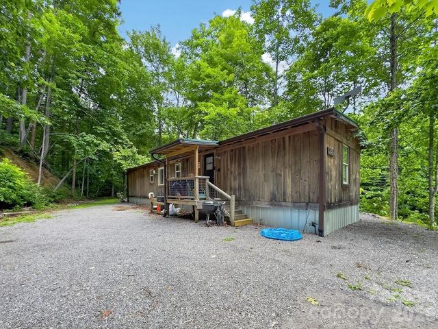 97 Whippoorwill Lane, Fairview, NC 28730