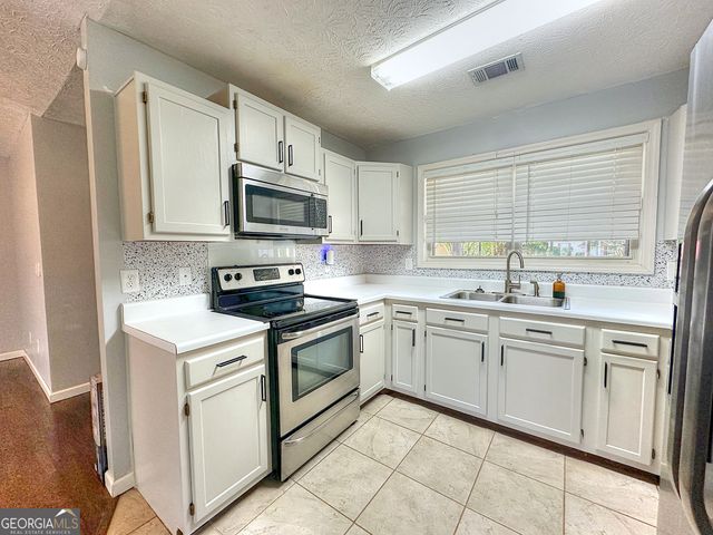 109 Ridgefield Drive, Lagrange, GA 30241