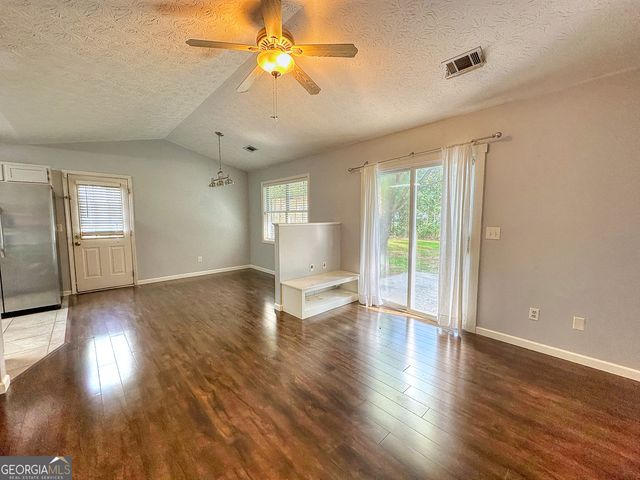 109 Ridgefield Drive, Lagrange, GA 30241