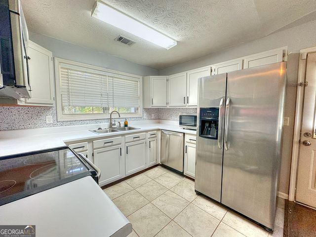 109 Ridgefield Drive, Lagrange, GA 30241