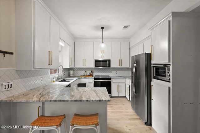1012 Bayridge Drive, Jackson, MS 39211